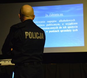 szkolenie z udziałem policjantów dot. sprzedaży alkoholu