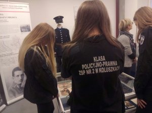 Policjanci z licealistami promują zawód w stolicy.