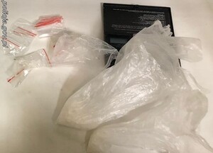 Zabezpieczone przez policjantów narkotyki.