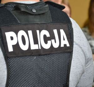 Kamizelka z napisem policja.