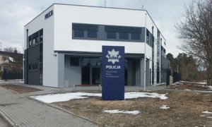 wybudowana nowa siedziba Posterunku Policji w Andrespolu, nowy budynek z zewnątrz