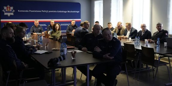 Policjanci na odprawie rocznej.