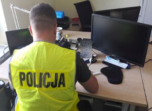 Policjant, który zatrzymał narkotyki.